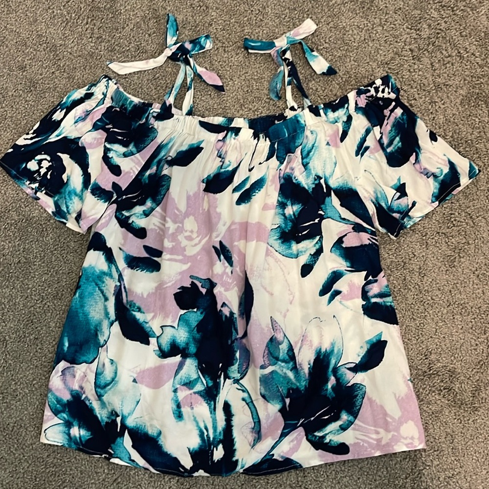 On or Off the Shoulder Blouse with Bows by Juicy Couture Size Large 100% Rayon